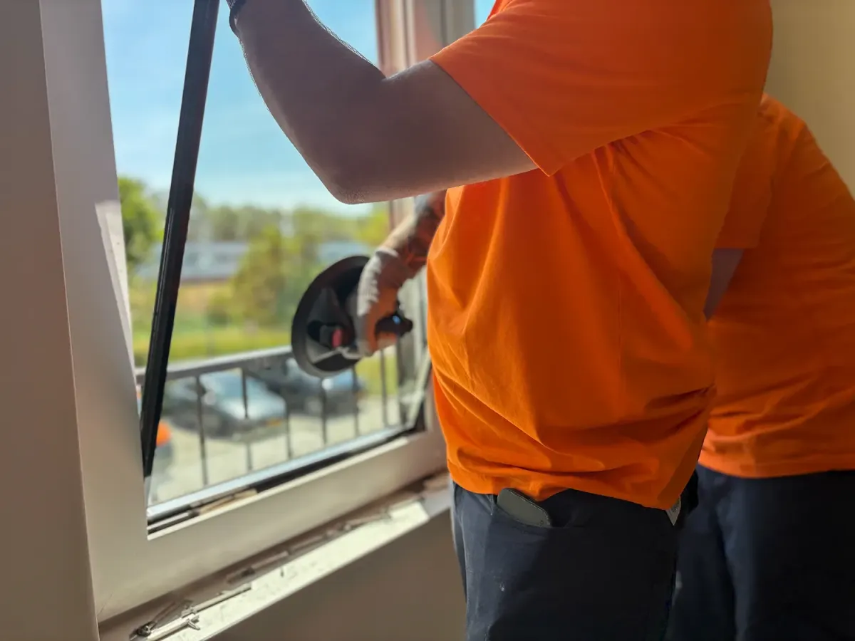 Glasvervanging bij raam in VvE